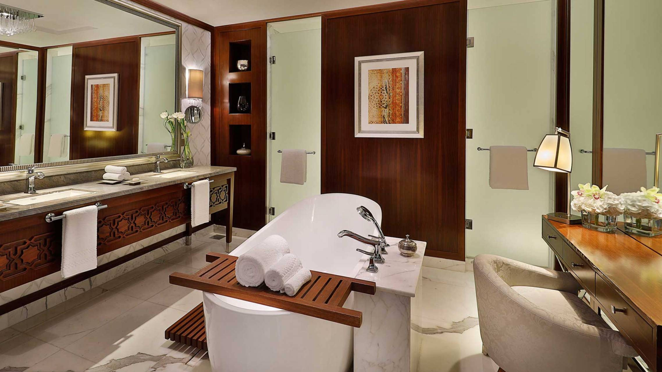 The Ritz Carlton, Dubai Emirates Suite Bathroom